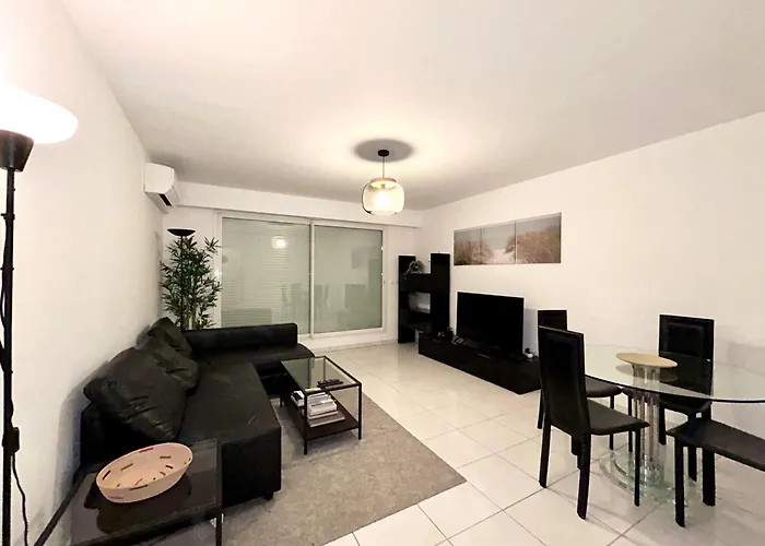 Monaco Gate - Breakfast - Terraces - Free Parking Apartment
